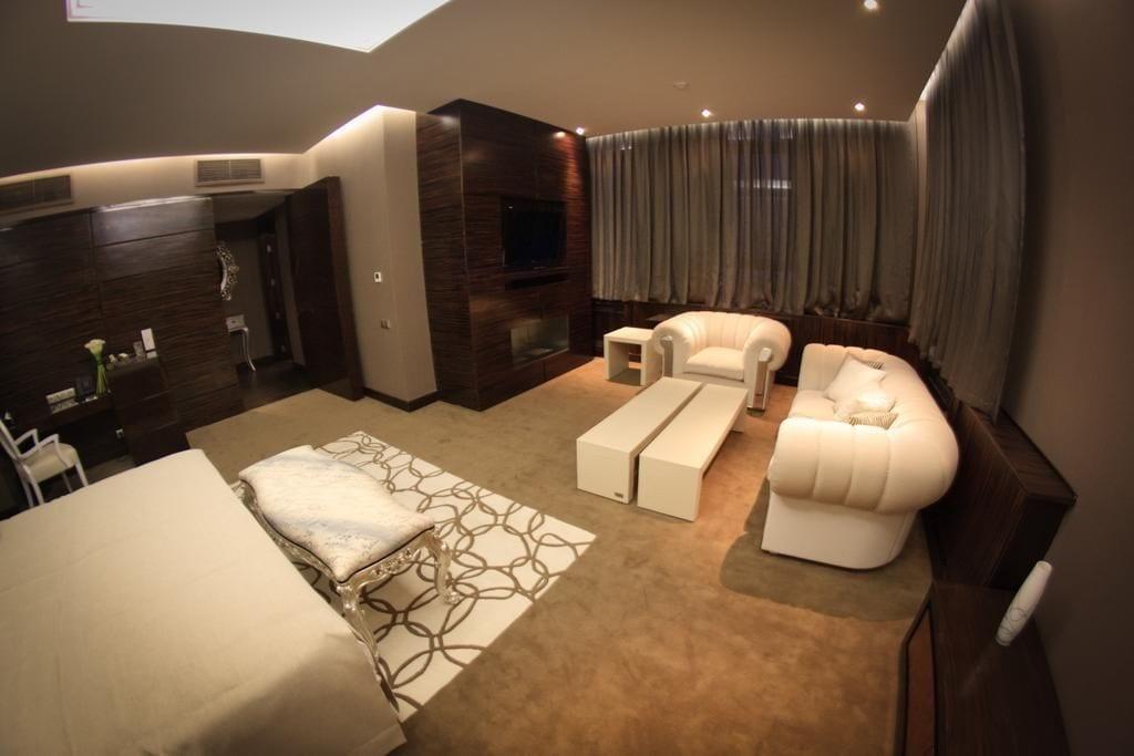 אלמטי Donatello Boutique Hotel מראה חיצוני תמונה