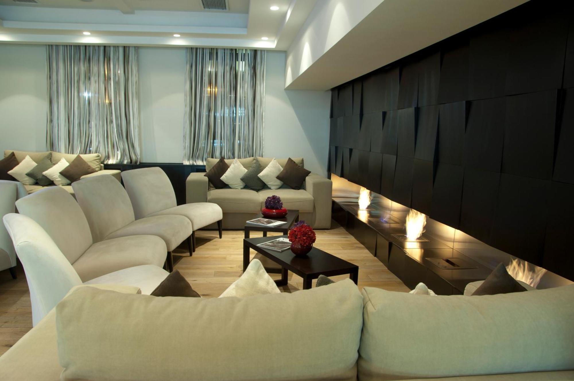 אלמטי Donatello Boutique Hotel מראה חיצוני תמונה