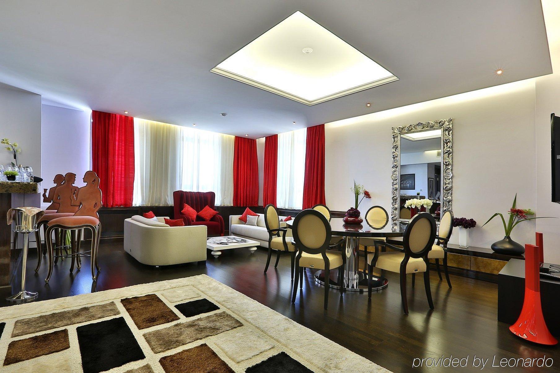 אלמטי Donatello Boutique Hotel מראה חיצוני תמונה