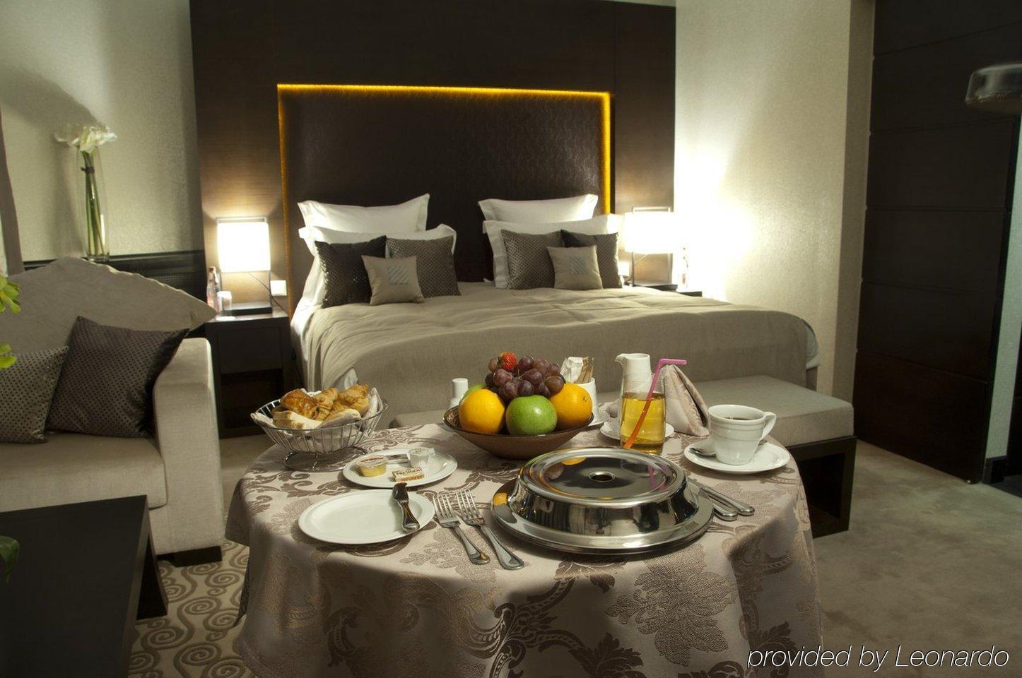 אלמטי Donatello Boutique Hotel מראה חיצוני תמונה