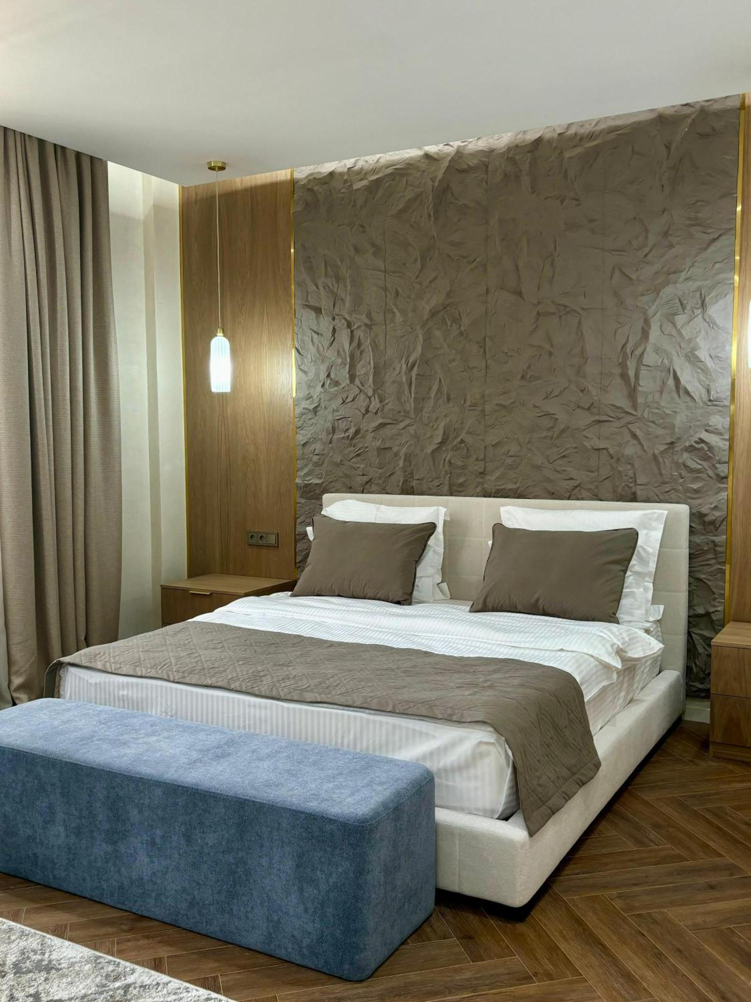 אלמטי Donatello Boutique Hotel מראה חיצוני תמונה
