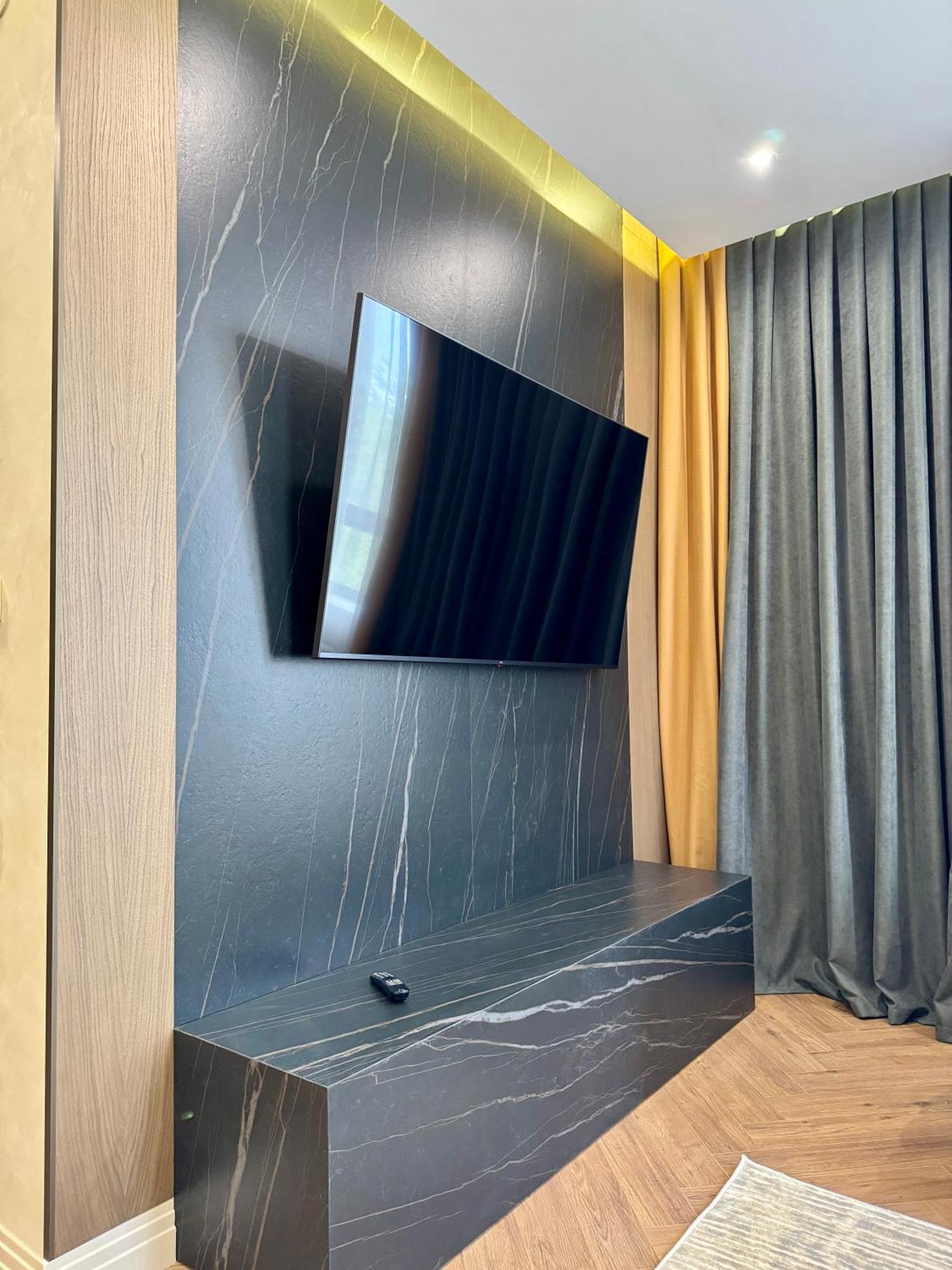 אלמטי Donatello Boutique Hotel מראה חיצוני תמונה