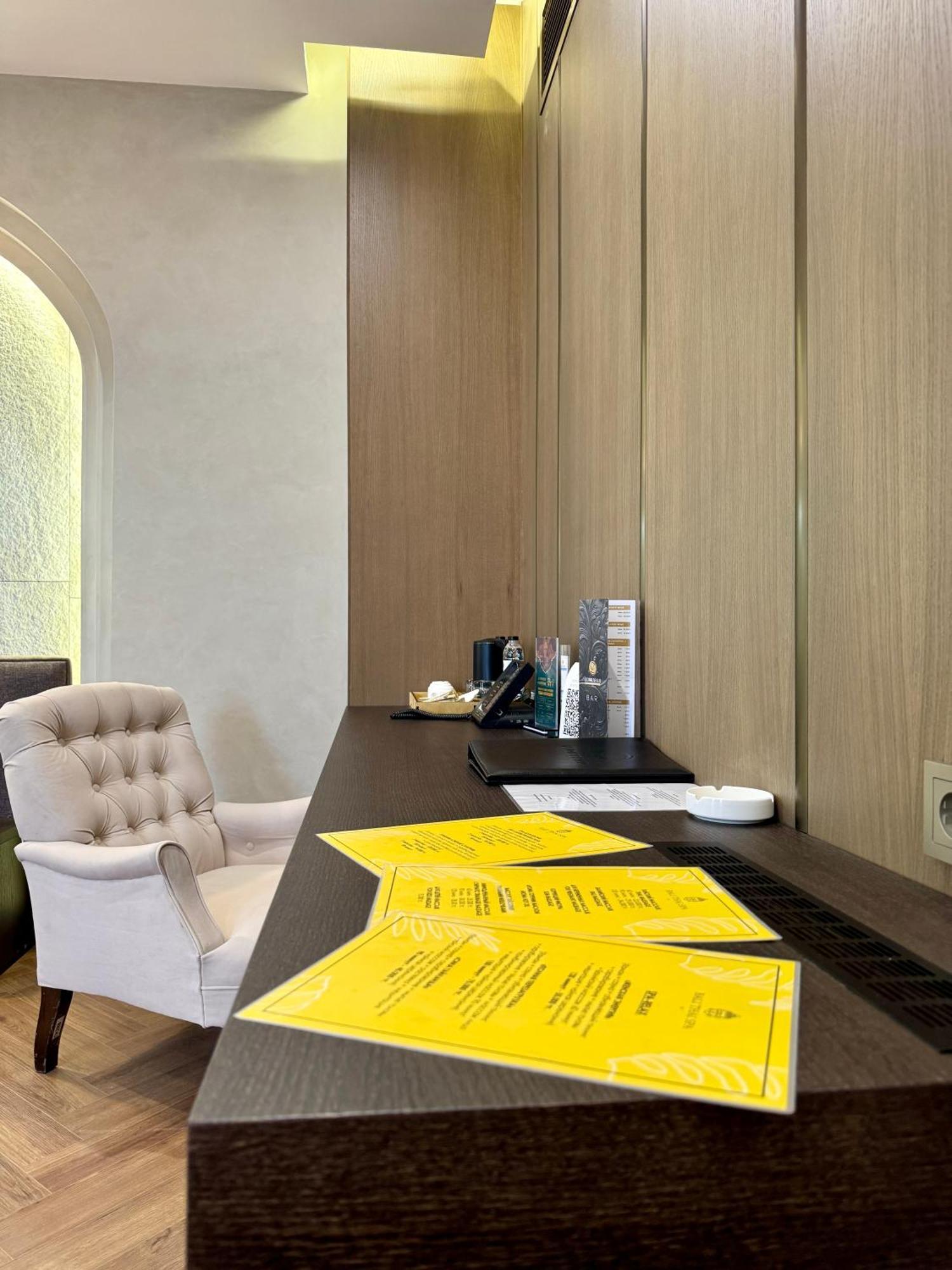 אלמטי Donatello Boutique Hotel מראה חיצוני תמונה