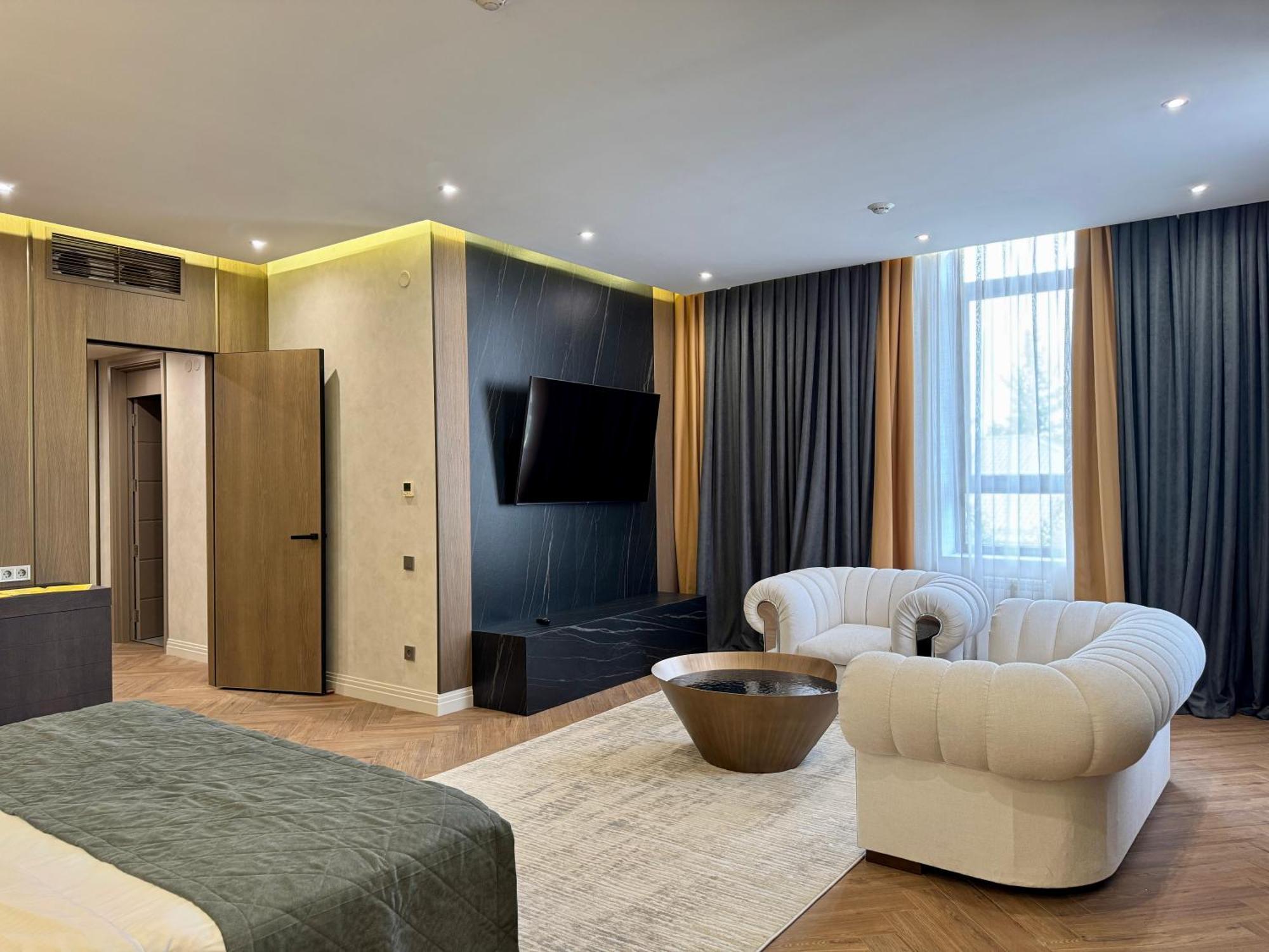 אלמטי Donatello Boutique Hotel מראה חיצוני תמונה
