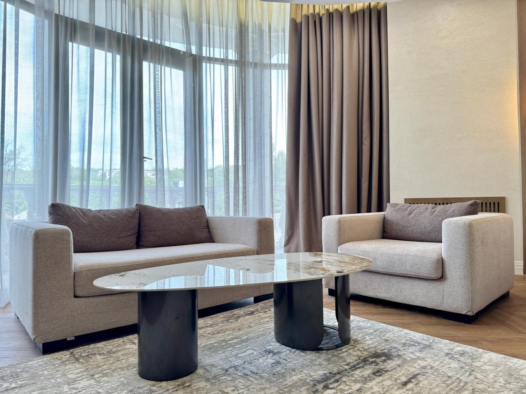 אלמטי Donatello Boutique Hotel מראה חיצוני תמונה
