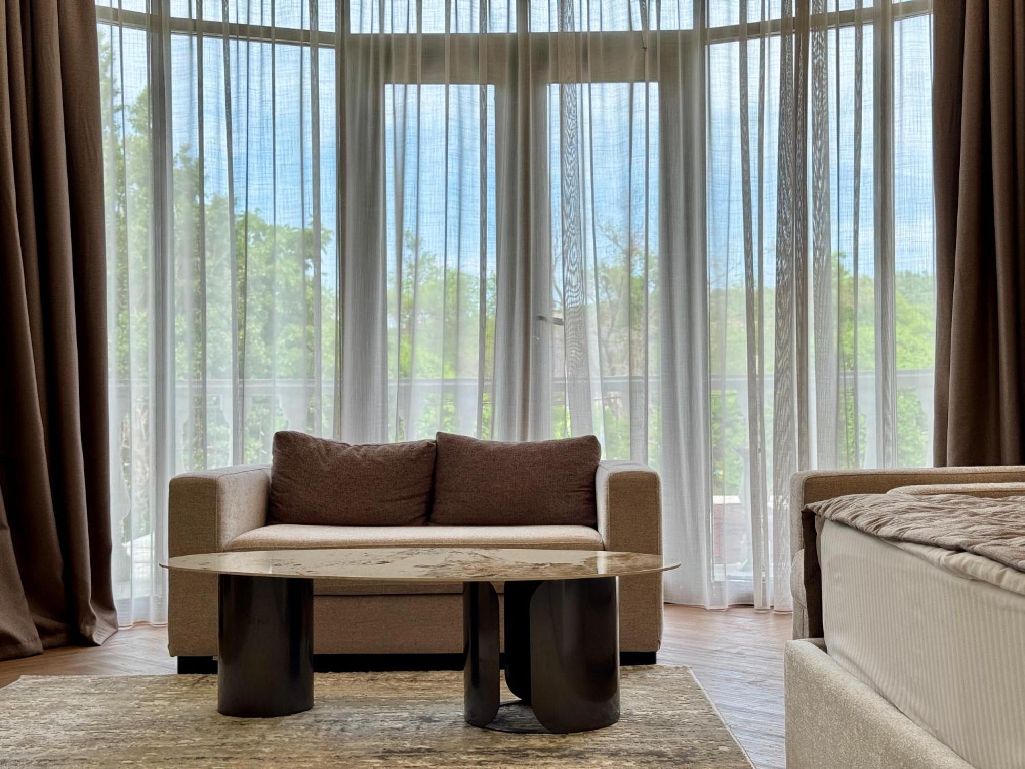 אלמטי Donatello Boutique Hotel מראה חיצוני תמונה