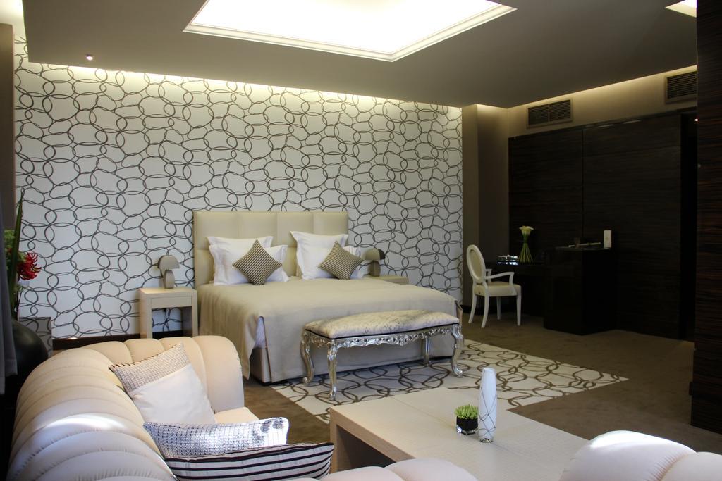 אלמטי Donatello Boutique Hotel חדר תמונה