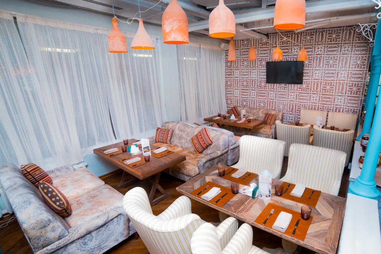 אלמטי Donatello Boutique Hotel מראה חיצוני תמונה