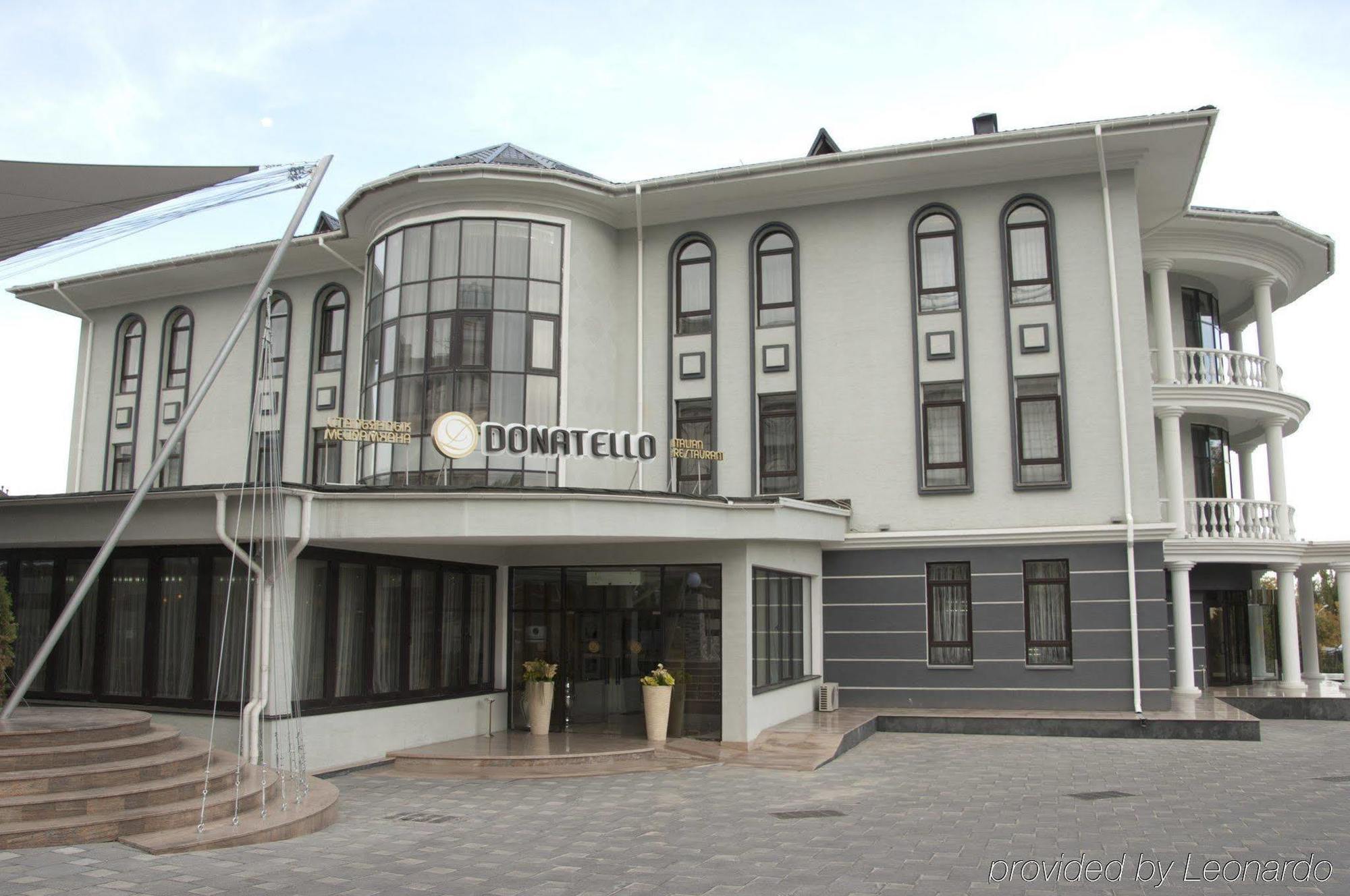 אלמטי Donatello Boutique Hotel מראה חיצוני תמונה