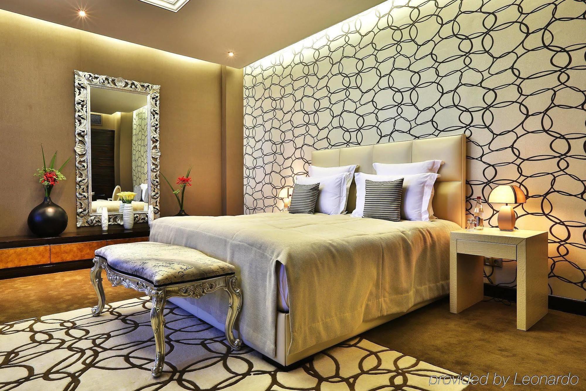 אלמטי Donatello Boutique Hotel מראה חיצוני תמונה