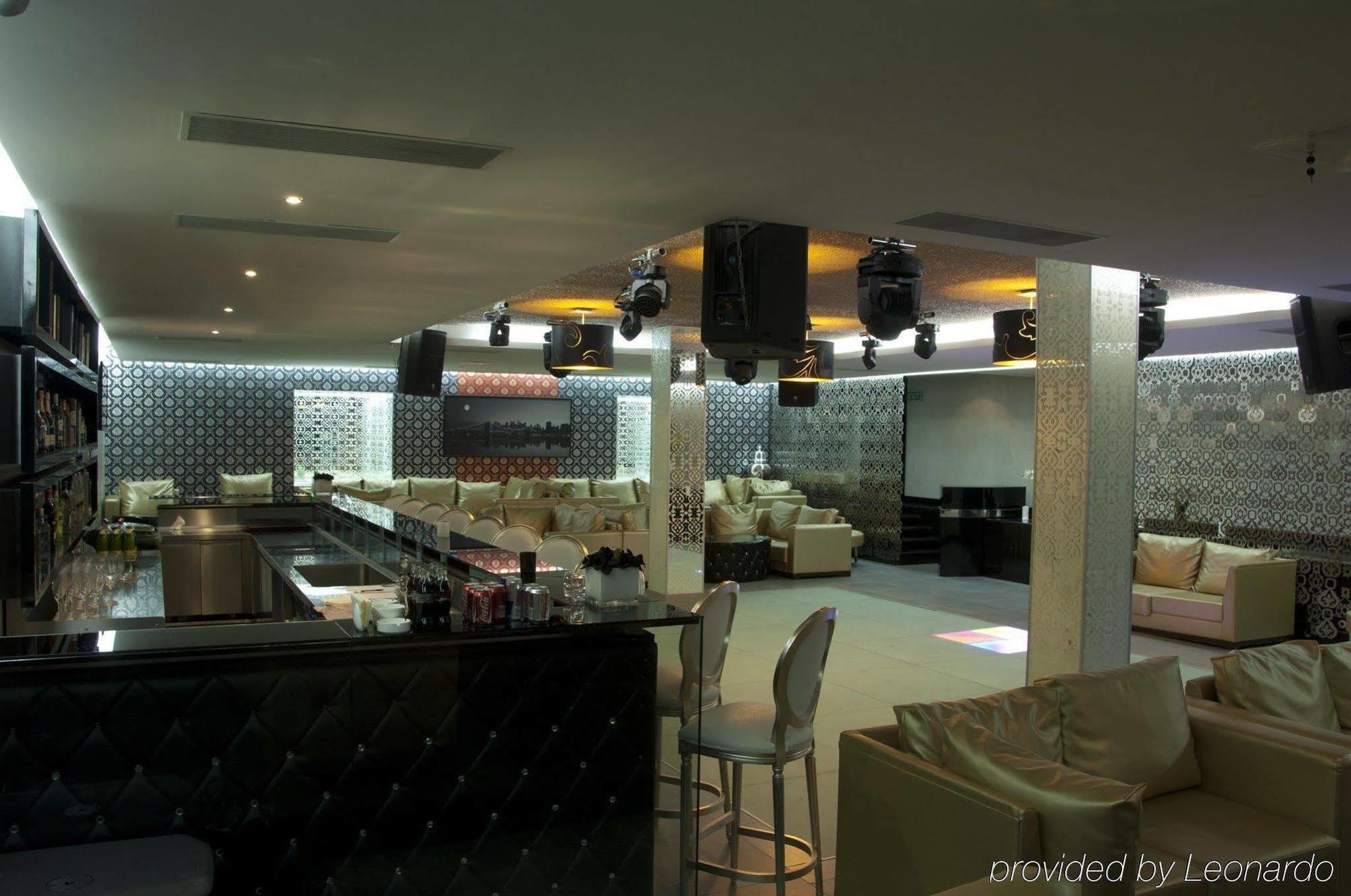 אלמטי Donatello Boutique Hotel מראה חיצוני תמונה